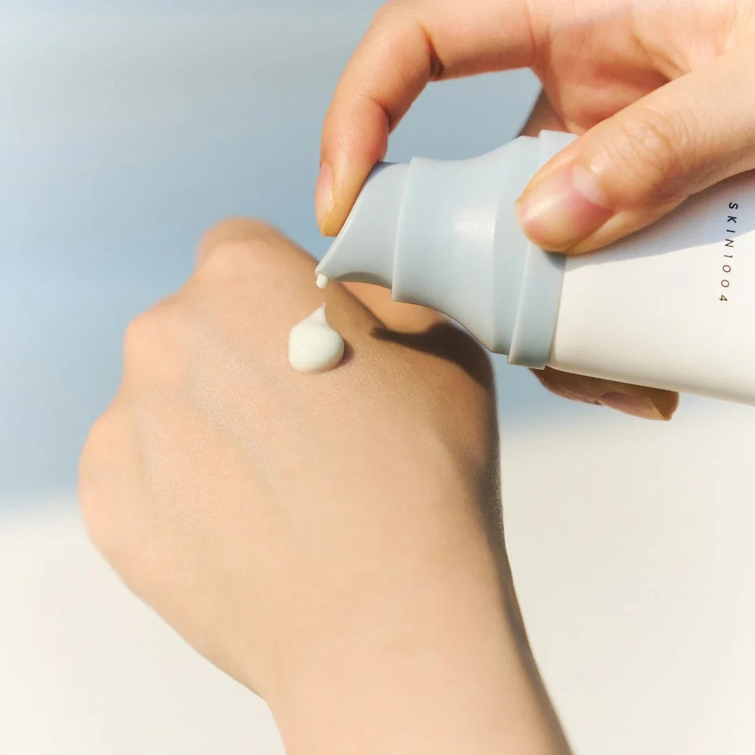 Skin1004 - Madagascar Centella Hyalu-Cica Water-Fit Sun Serum SPF 50+ PA++++ - 50ml