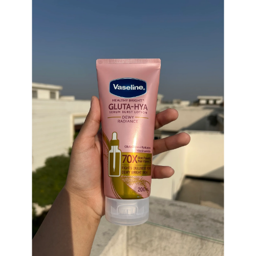 Vaseline Healthy Bright Gluta-Hya Serum Burst Lotion Dewy Radiance 200ml